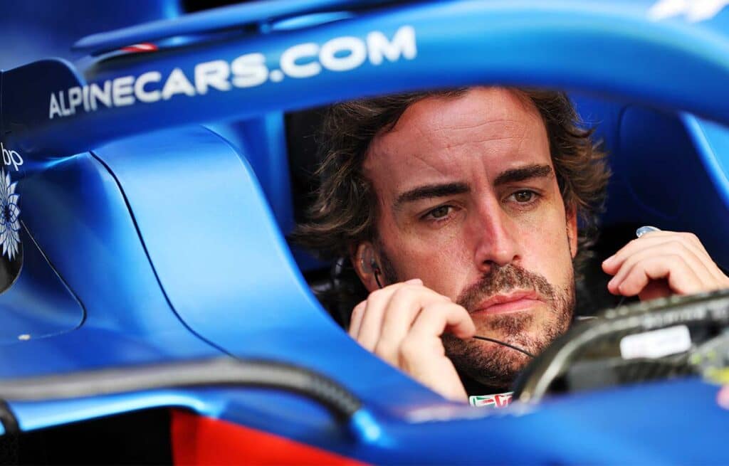 Fernando Alonso Austin GP'de grid cezası aldı.